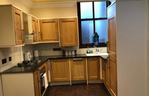 Bellahouston House | 2-Bed Cottage Sleeps 4 10 mins to Glasgow Centre