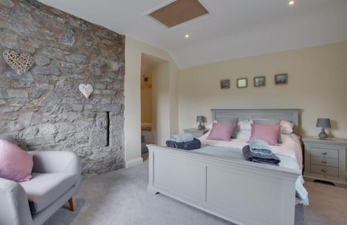 Llannefydd House | 2 Bed in Abergele 88974