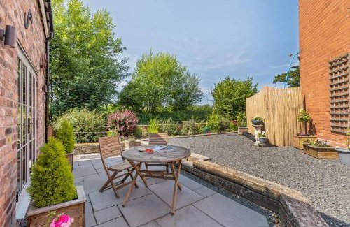 Llanymynech House | 2 Bed in Carreghofa oc-t32530