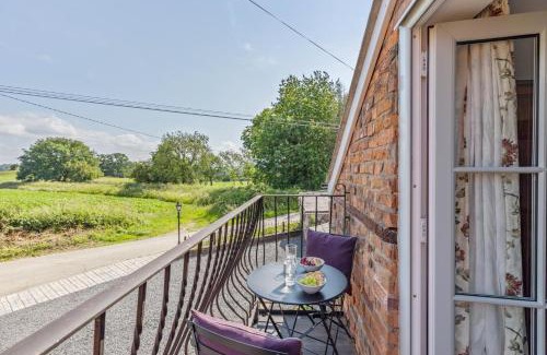 Llanymynech House | 2 Bed in Carreghofa oc-t32530