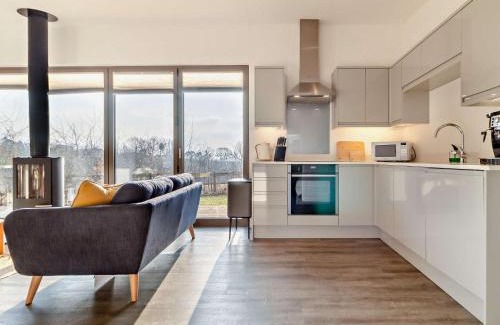 Colchester House | 2 Bed in East Bergholt 82397