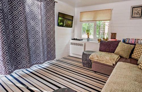 Whippingham House | 2 Bed in East Cowes 91563