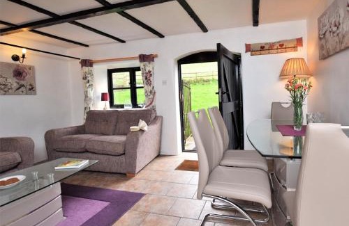 Fiddington House | 2 Bed in Kilve ALDEN