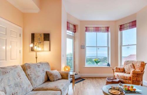 Tenby House | 2 Bed in Tenby 89981