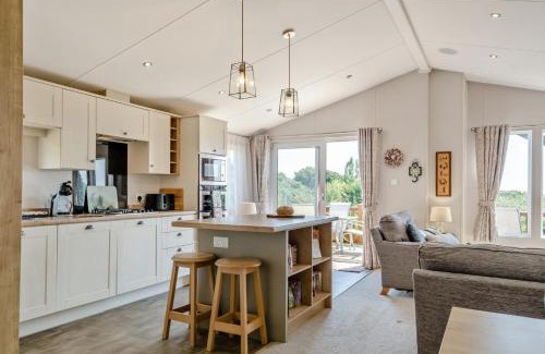 Ryde Cabin | 2 Bed in Upton oc-h32761