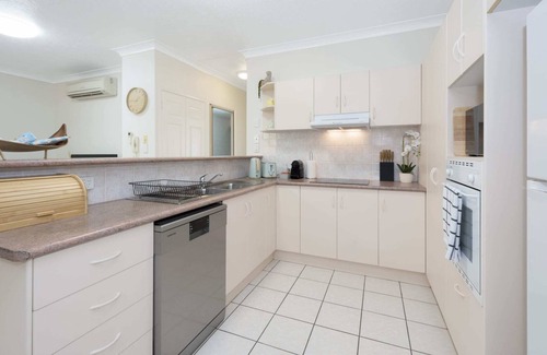 Kirwan Apartment | 2 bed room unit in Kirwan