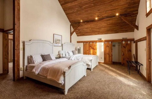 Campbelltown Bed & Breakfast | 2 bedroom, 1.5 baths, full kitchen, comfortable living space with free parking