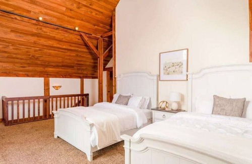 Campbelltown Bed & Breakfast | 2 bedroom, 1.5 baths, full kitchen, comfortable living space with free parking