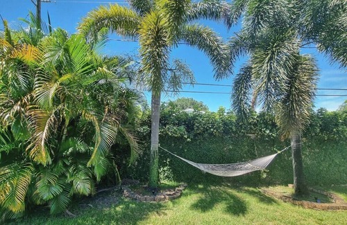 Middle River Terrace House | 2 bedroom, 1 bathroom home, 2 kayaks, around the corner from neighborhood dock