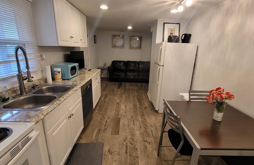 Apex House | 2 bedroom 1 bath. 8 minutes from Downtown Apex