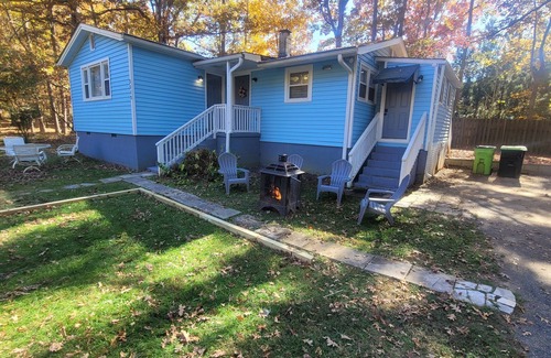 Apex House | 2 bedroom 1 bath. 8 minutes from Downtown Apex