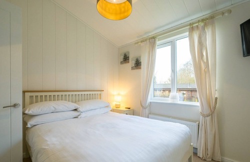 Knott End-on-Sea Cabin | 2 bedroom accommodation in Forton, near Preston