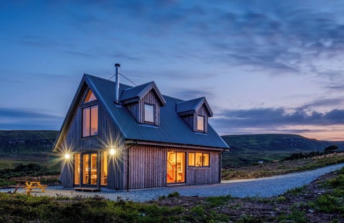 Colbost Cottage | 2 bedroom accommodation in Husabost, near Dunvegan