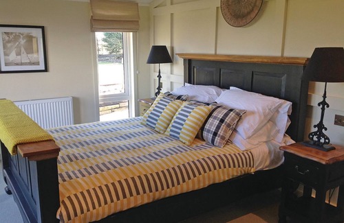 Little Weighton Cabin | 2 bedroom accommodation in Little Weighton, Nr Beverley