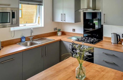 Little Weighton Cabin | 2 bedroom accommodation in Little Weighton, Nr Beverley