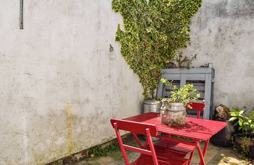 Waterloo Cottage | 2 bedroom accommodation in Crosby, near Liverpool