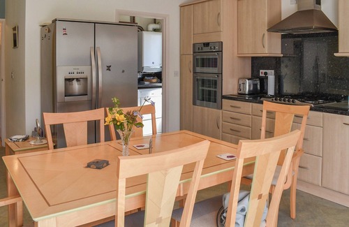 Lowestoft Cottage | 2 bedroom accommodation in Gunton St. Peter, near Lowestoft