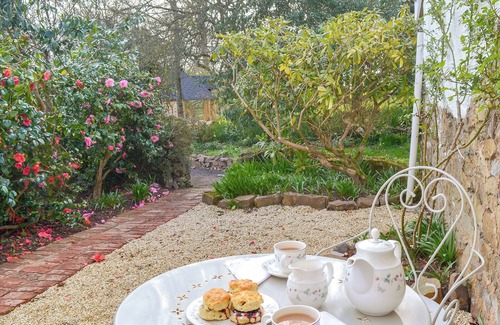 Crediton Cottage | 2 bedroom accommodation in Bow, near Crediton