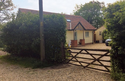 Long Stratton Cottage | 2 bedroom accommodation in Wacton, near Long Stratton