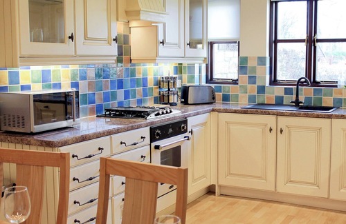 Shanklin Cottage | 2 bedroom accommodation in Apse Wood, near Shanklin