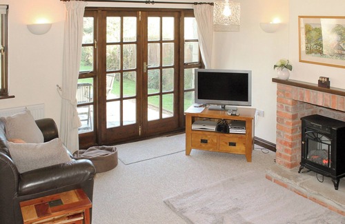 Shanklin Cottage | 2 bedroom accommodation in Apse Wood, near Shanklin