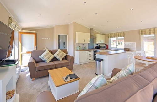 Diss Ski Chalet | 2 bedroom accommodation in Horham, Eye