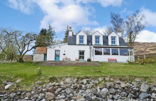 Ardelve Cottage | 2 bedroom accommodation in Dornie, near Kyle