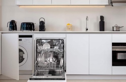 Trade Center Apartment | 2 Bedroom Apartment with Burj Khalifa View Near DIFC