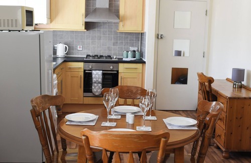 Canton Apartment | 2-bedroom apartment with free parking in Canton, Cardiff