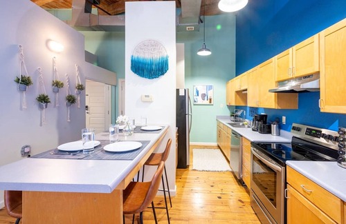 Downtown Apartment | 2 Bedroom Apartment with Large Patio, Hammocks