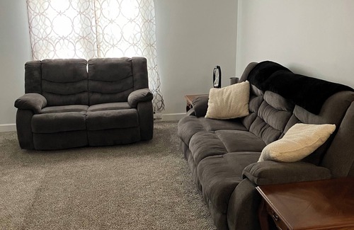 Cambridge Apartment | 2-bedroom apt in Cambridge close to i70/77 & walking distance to downtown