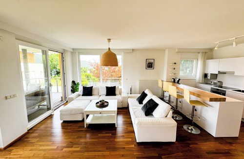 Augsdorf Apartment | 2-bedroom apartment, terrace, private lake access, pool