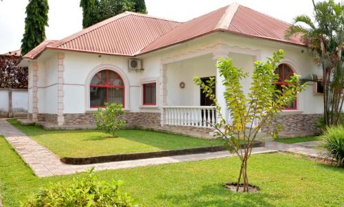 Ibadan Ski Chalet | 2 Bedroom Bungalow in Alalubosa GRA