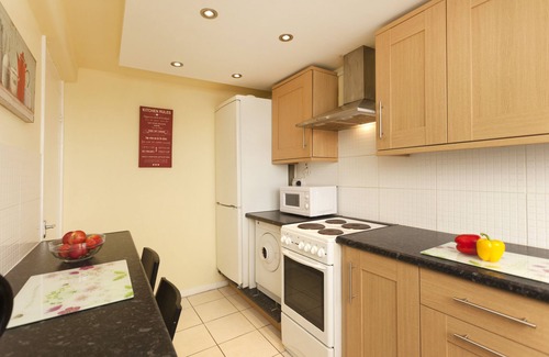 Nottingham City Centre Apartment | 2 Bedroom City Centre Apartment next to Hilton in Victoria Centre Shopping Mall
