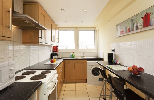 Nottingham City Centre Apartment | 2 Bedroom City Centre Apartment next to Hilton in Victoria Centre Shopping Mall