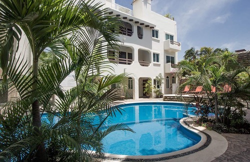 12th Street Condo | 2 Bedroom Condo. + Pool close to the beach, 5th Ave