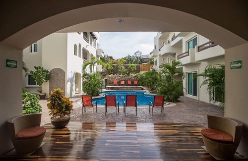 12th Street Condo | 2 Bedroom Condo. + Pool close to the beach, 5th Ave