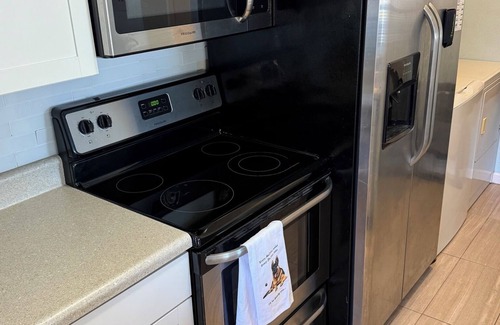 Northeast Pensacola Condo | 2-bedroom condo in charming Pensacola with AC, WiFi