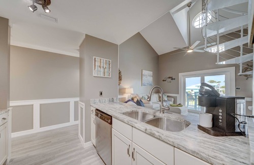 Lower Grand Lagoon Condo | 2-bedroom condo in adorable Panama City Beach, on the lagoon, with WiFi, AC