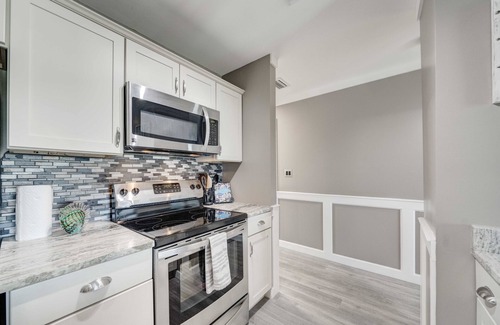 Lower Grand Lagoon Condo | 2-bedroom condo in adorable Panama City Beach, on the lagoon, with WiFi, AC