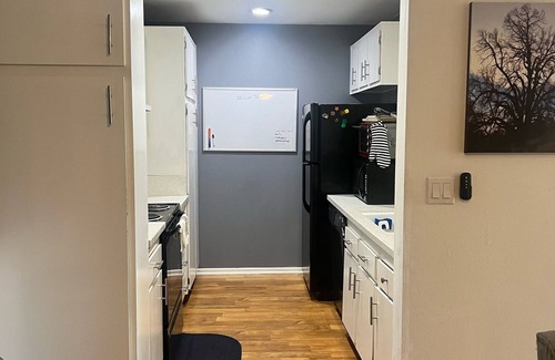 Valencia Condo | 2 bedroom Condo near 5 fwy. Valencia, Magic Mountain and College of the Canyons.