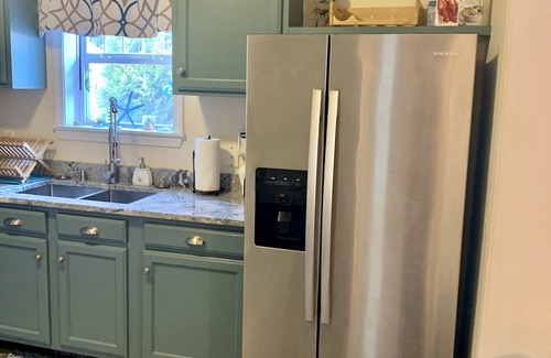 Moody Cottage | 2-bedroom cottage just 3 minutes drive to Moody Beach