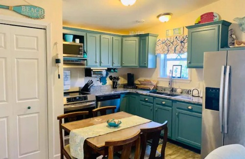 Moody Cottage | 2-bedroom cottage just 3 minutes drive to Moody Beach