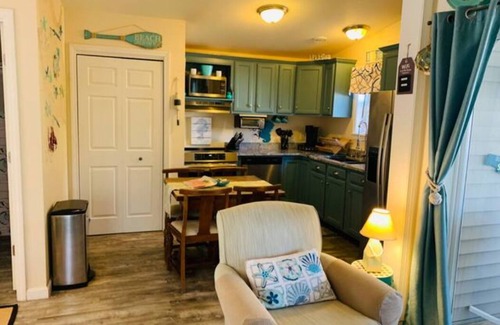 Moody Cottage | 2-bedroom cottage just 3 minutes drive to Moody Beach