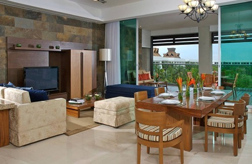 Villa Juarez Resort | 2 Bedroom Grande Luxxe Master Villa = Luxury at Its Best