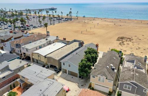 Balboa Peninsula House | 2 Bedroom Home on the Beach with Ocean View