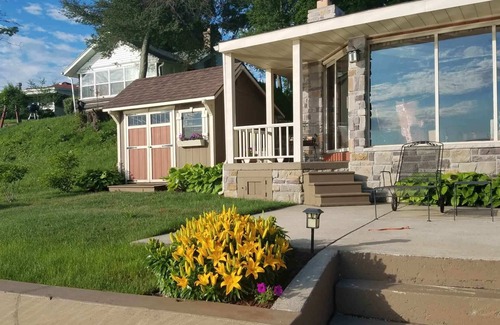 New Carlisle House | 2 bedroom house UNWIND & ENJOY