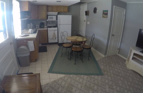 Sunrise Beach House | 2 Bedroom Lakefront In Frankie & Louies Cove!