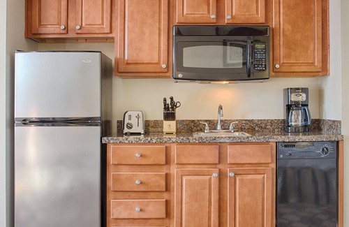 Central Business District Resort | 2 Bedroom Lock-off Suite in Downtown New Orleans for Super Bowl 2025