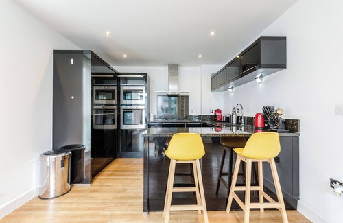 Docklands Apartment | 2-Bedroom Luxury Apartments near Excel London